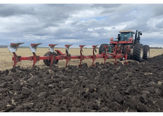 Оборотный полунавесной плуг ARCOAGRO 180 ON-LAND